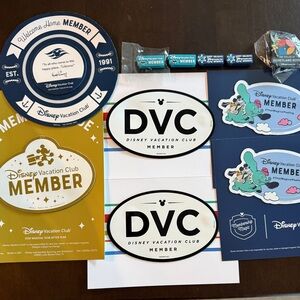 Disney Vacation Club Member Set - Blue, Gold, Black, White